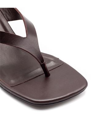 Sandalo in pelle marrone ELENA IACHI | E4715MORO